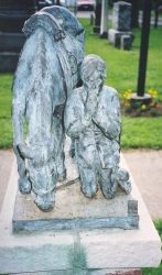 Arrival statuette